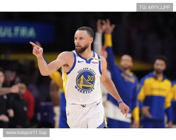 库里自曝高尔夫带来好运休整一周助力关键时刻状态全面回升再次爆 库里自曝高尔夫带来好运休整一周助力关键时刻状态全面回升再次爆