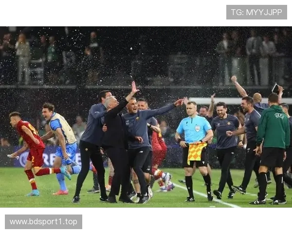 恭喜穆帅获五冠荣耀 豪门邀约携手两金球巨星冲击2026世界杯 恭喜穆帅获五冠荣耀 豪门邀约携手两金球巨星冲击2026世界杯